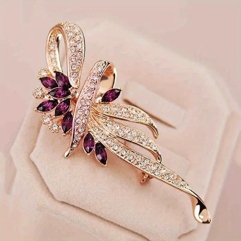 Brooch Romantic Gold-Tone Flower With Rhinestones